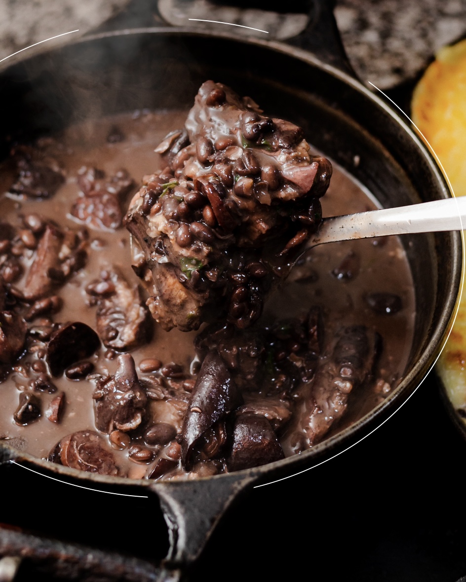 Feijoada na panela de ferro